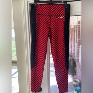 2XU Red and Black Geometric Leggings